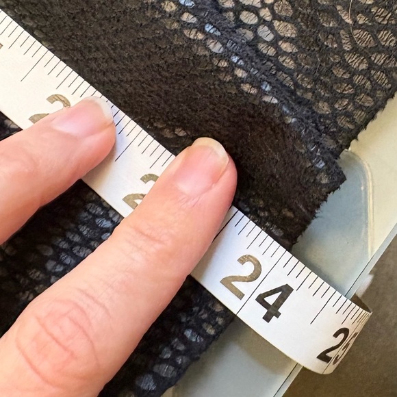 Guess Black Peplum Blouse Long Sleeve faux leather snakeskin women's size Small - Picture 7 of 7